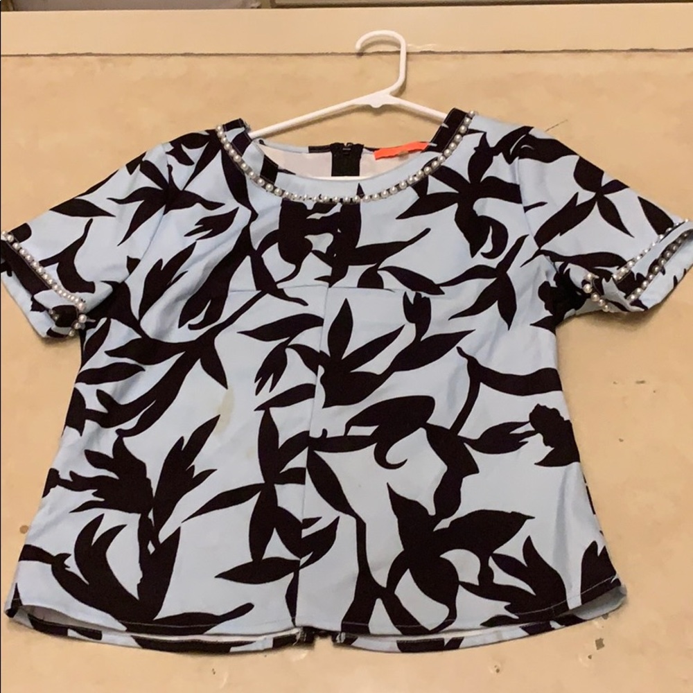 Cute blouse